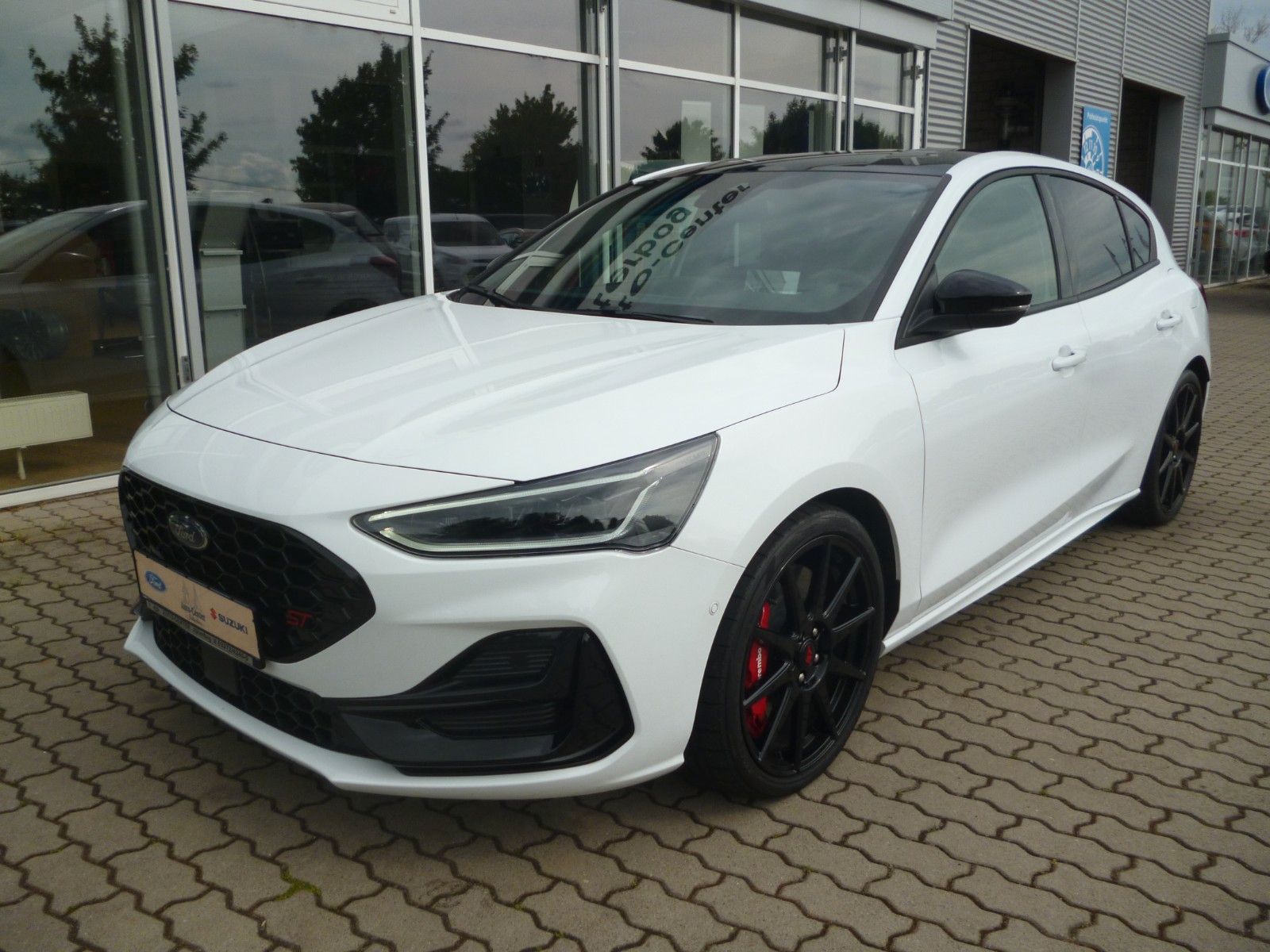 Ford Focus Lim. ST X*TRACK-PACK*B&O*Head-up-Displ.* imagem 2
