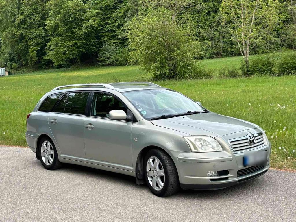 Toyota Avensis 2.0 Benzin TÜV neu Winterre...