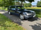 Mercedes-Benz E250td 250d Schiebedach AHK Allwetter W124 S124  - Mercedes-Benz E 250: Blau