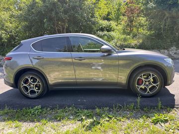 Alfa-Romeo Stelvio - 5