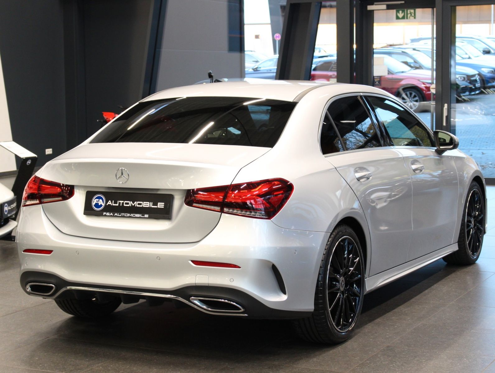 Fahrzeugabbildung Mercedes-Benz A 200 Limousine AMG Line Widescreen*Ambiente