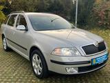Skoda Octavia 2.0FSI Elegance*VOLL *Leder *Xenon *Navi - Skoda Gebrauchtwagen von 2005
