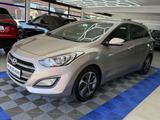 Hyundai i30 cw blue Classic / Automatik / - Hyundai i30 Classic mit Benzin-Antrieb