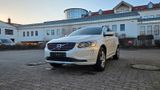 Volvo XC 60 Momentum AWD Xenon Navi 8fach bereift - Volvo XC60: Allradantrieb