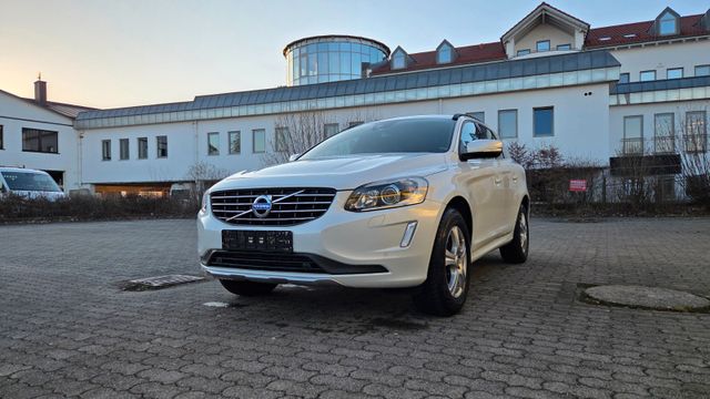 Volvo XC 60 Momentum AWD Xenon Navi 8fach bereift