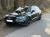 Audi A3 1.5 TFSI S-line Sportback Massagesitz - Audi A3 mit Benzin-Antrieb: Limousine, 1.5