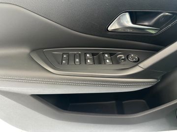 Peugeot 308 - 8