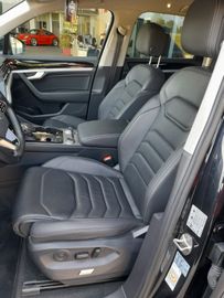 Volkswagen Touareg - 4