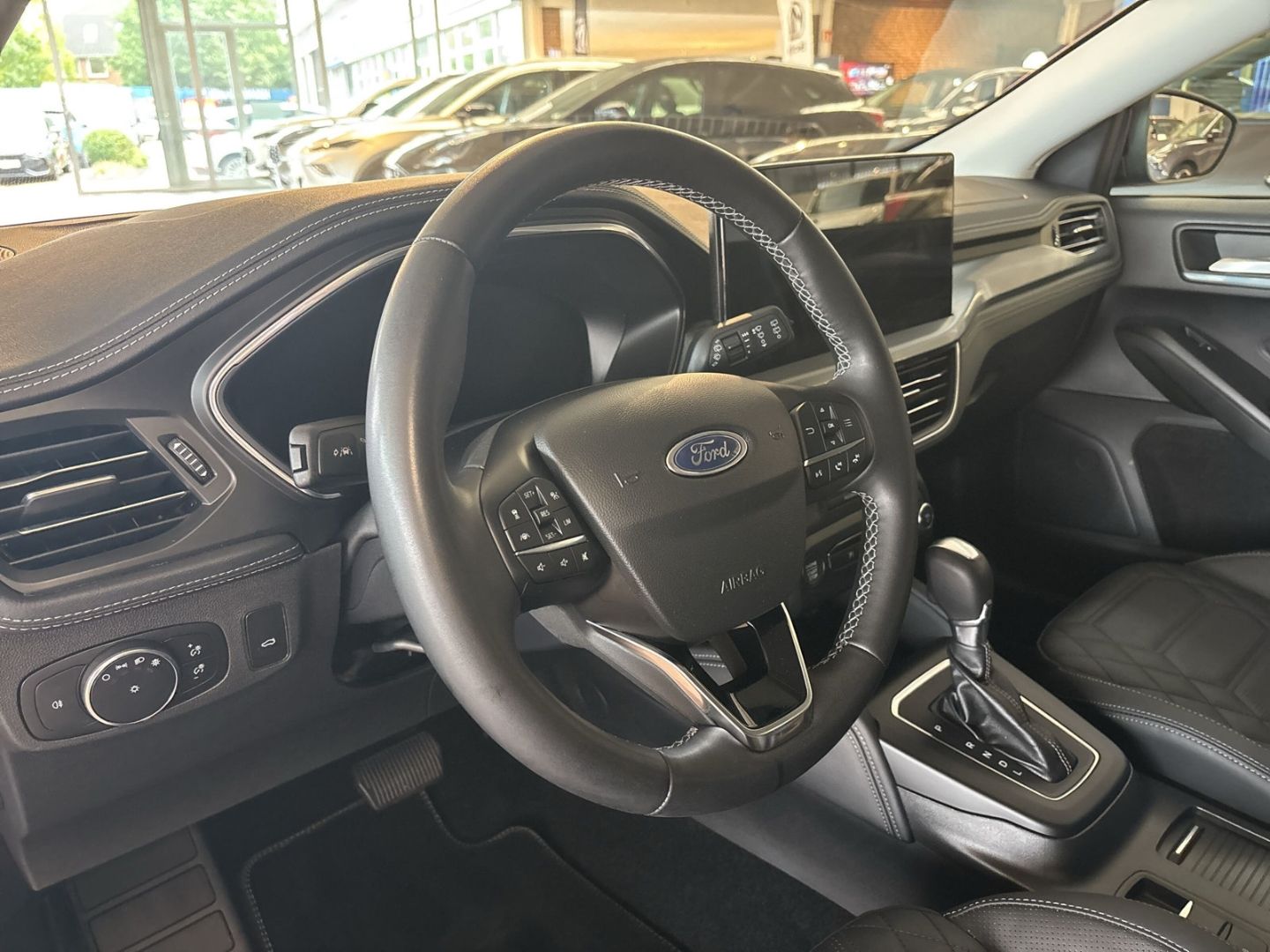 Fahrzeugabbildung Ford Focus Turnier Active Vignale 1.0 EcoBoost Mild-H