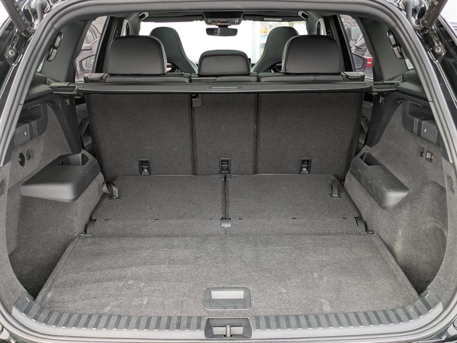 Fahrzeugabbildung Volkswagen Tayron 2.0 TDI 4M R-Line BLACK*7S*IQ-L.*PANO*HUD