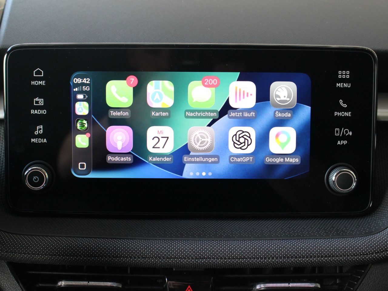 Fahrzeugabbildung SKODA Fabia 1.0 TSI DSG Selection RFK/APP/SHZ