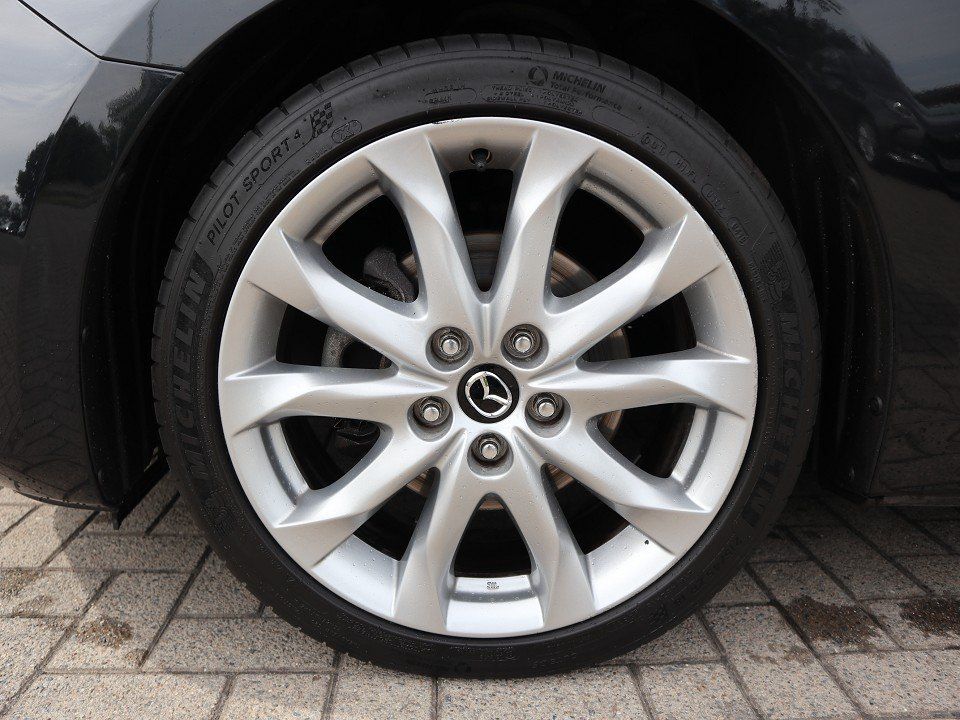 Fahrzeugabbildung Mazda 3 Sports-Line G-120 BI-XENON BOSE HUD EPH RFK SH