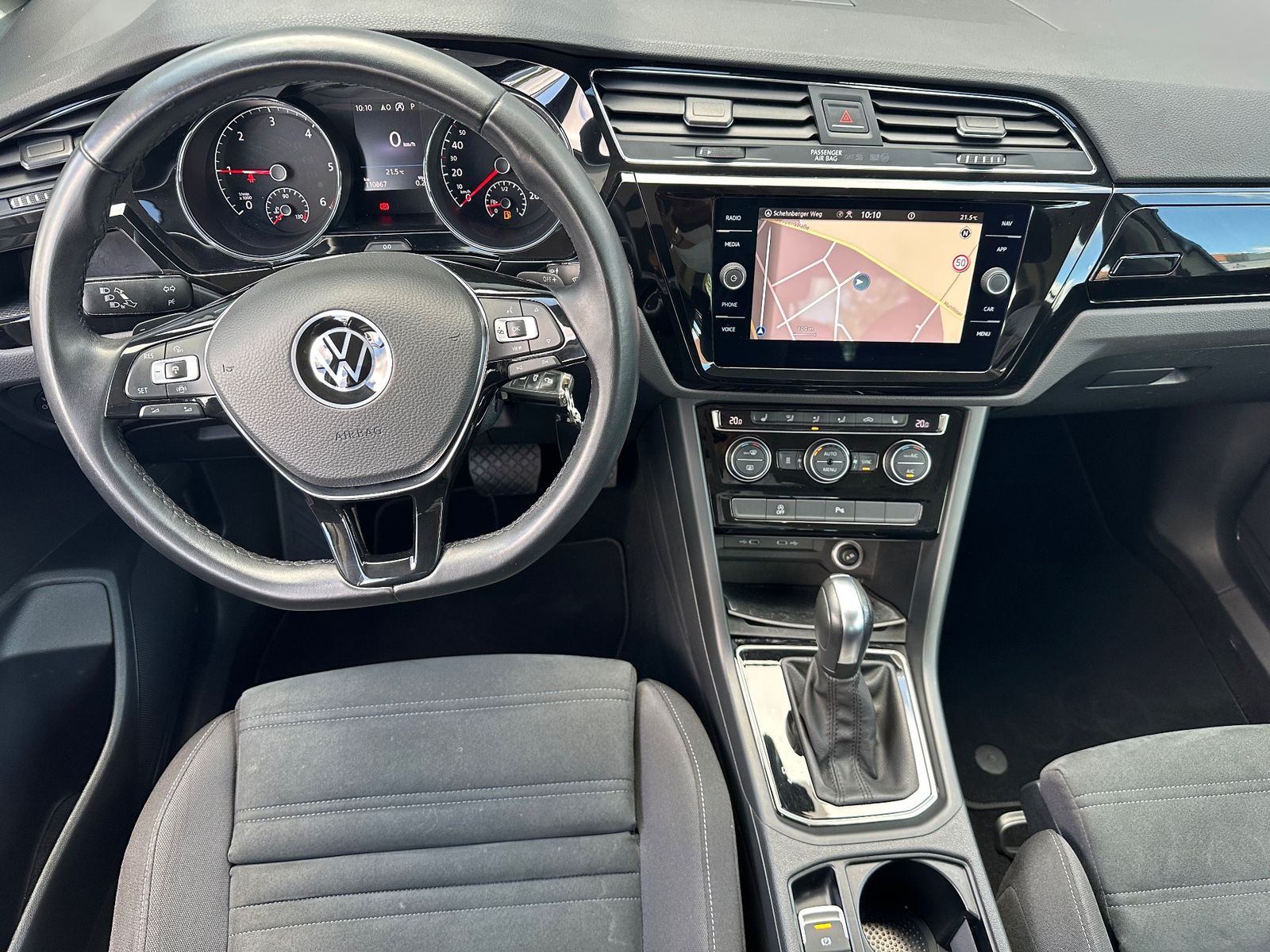 Fahrzeugabbildung Volkswagen Touran 2.0 TDI DSG Highline NAV+LED+ACC+AHK+SHZ