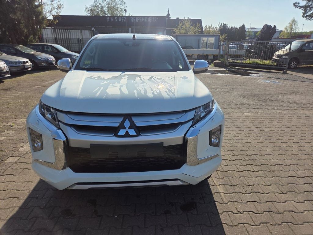 Image of Mitsubishi L200