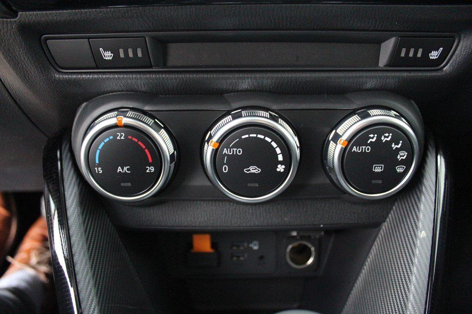 Fahrzeugabbildung Mazda 2 Exclusive-Line G-90 TOU-P1 AT ACAA Voll-LED SH