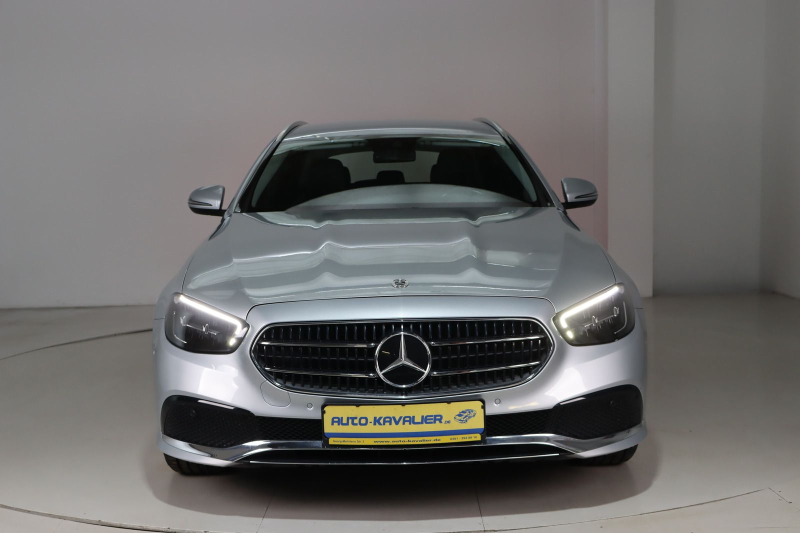 Fahrzeugabbildung Mercedes-Benz E 220 T d  * LED * DAB * Widescreen