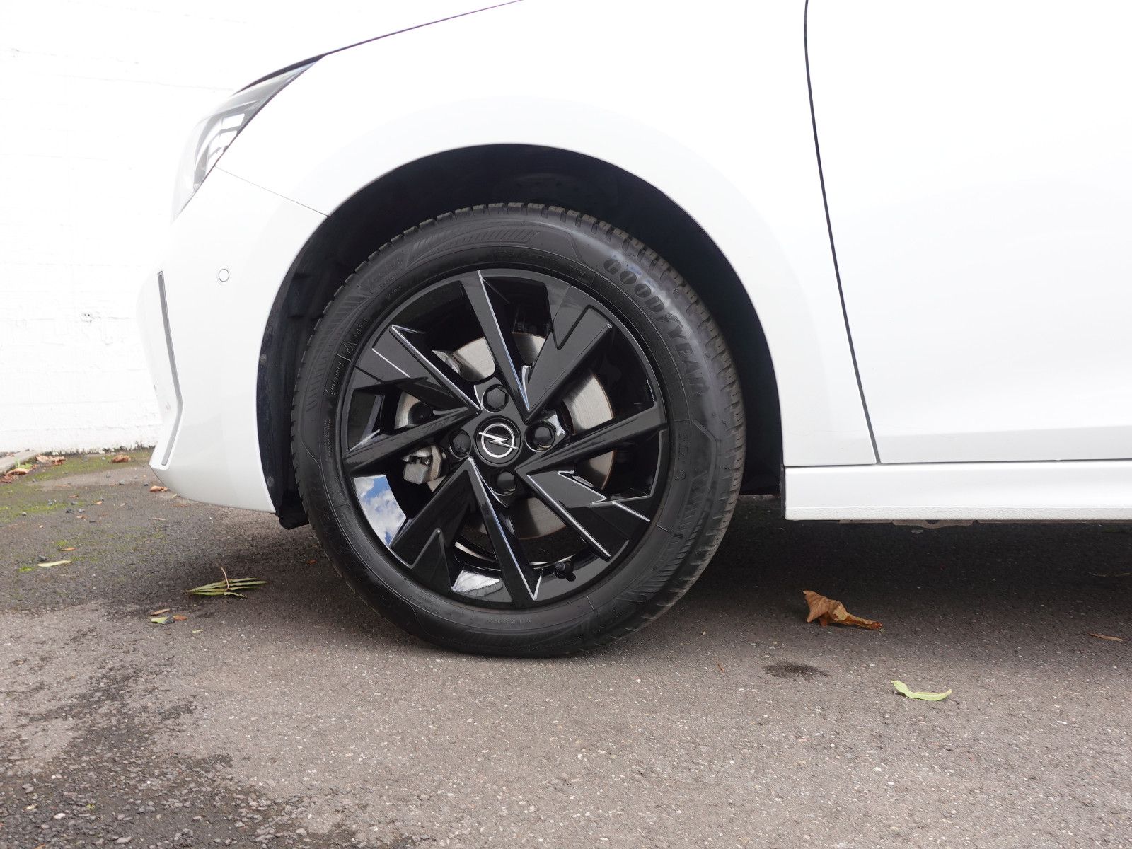Fahrzeugabbildung Opel Corsa GS 1.2T,MatrixLED,Navi,Kamera,Sitzhz,Allw.