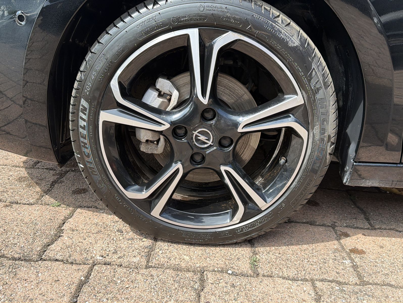 Fahrzeugabbildung Opel Corsa GS 1.2T - Hybrid - Automatik