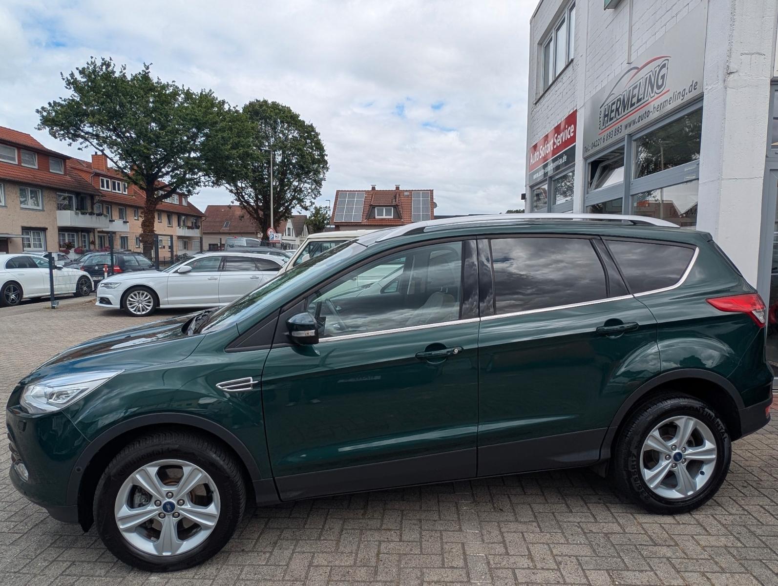Ford Kuga 2,0 TDCi 4x4 Titanium PowerShift Pano|Leder