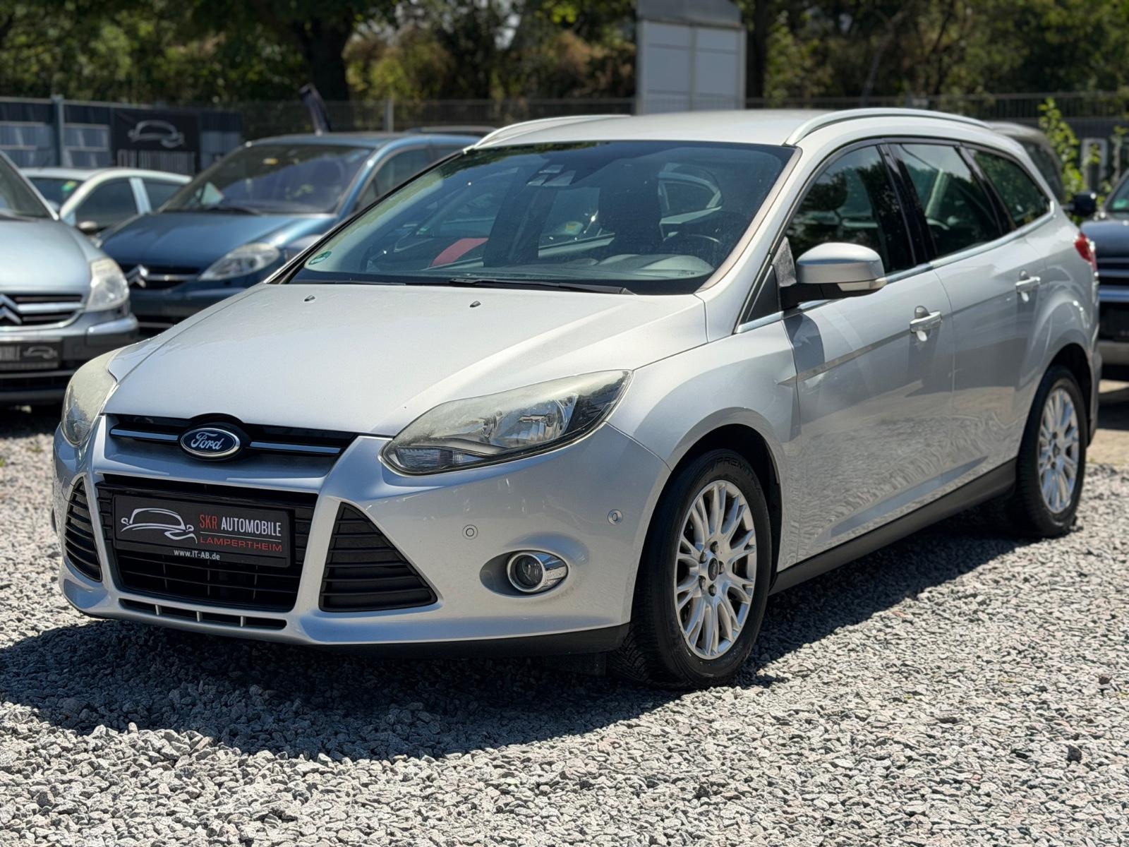 Ford Focus Titanium/VOLLAUSTATTUNG/TÜV/KLIMA/SHZ/NAVI