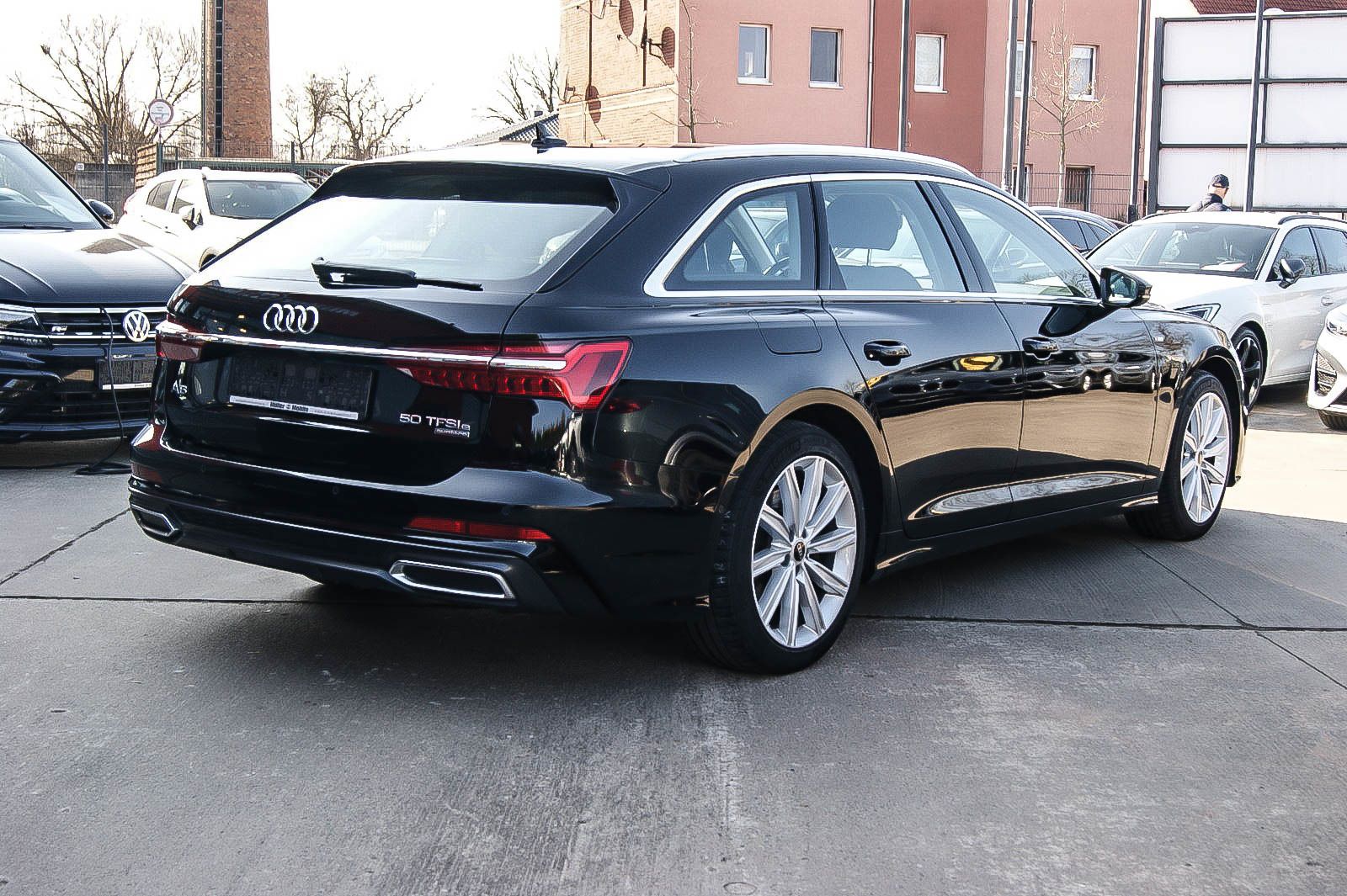 Fahrzeugabbildung Audi A6 Avant 50 TFSI e quattro S-LINE MATRIX ANHZV