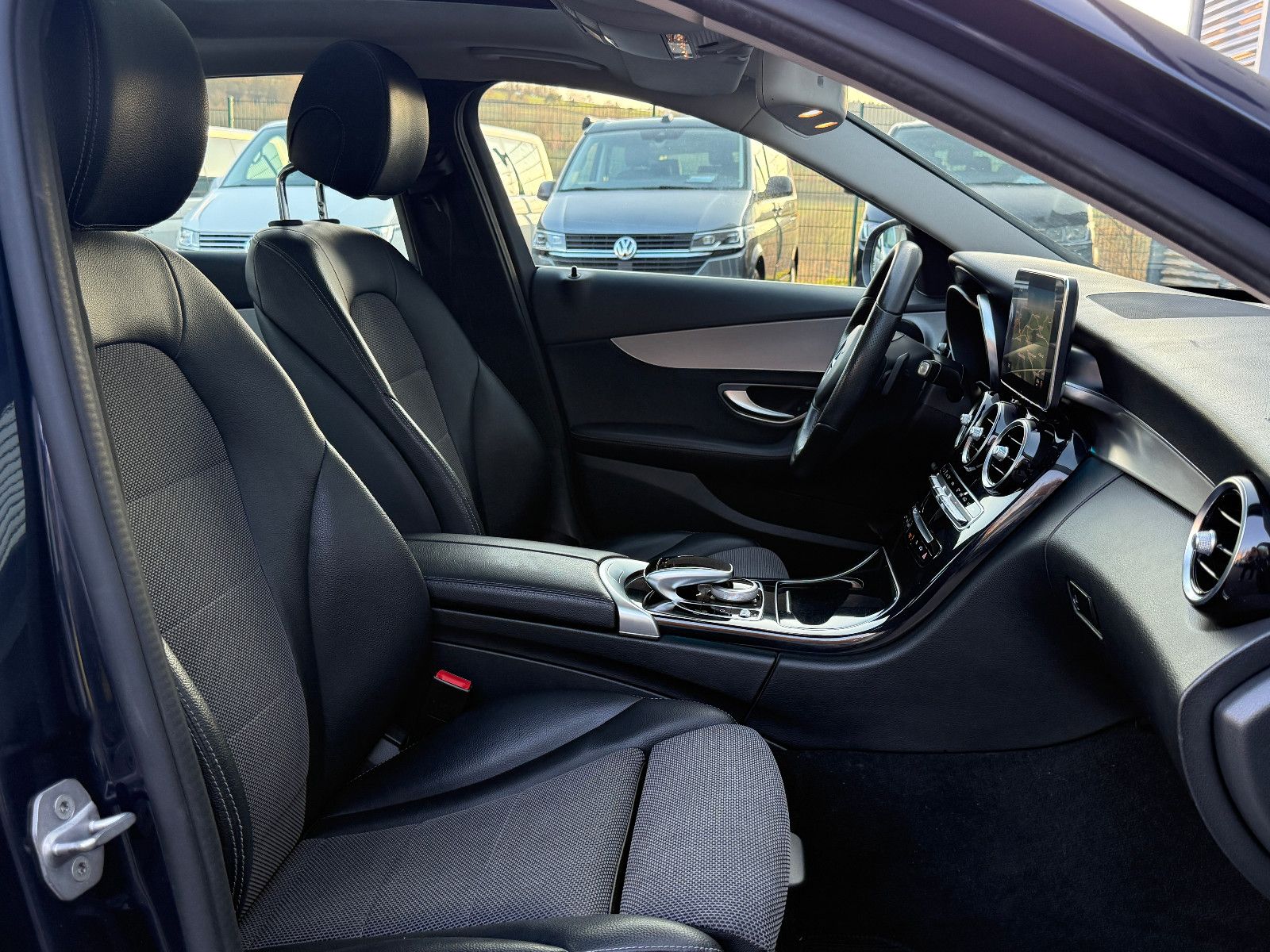 Fahrzeugabbildung Mercedes-Benz C 200 d Limo 9G-Tronic Avg GRA Pano 360°Kamera