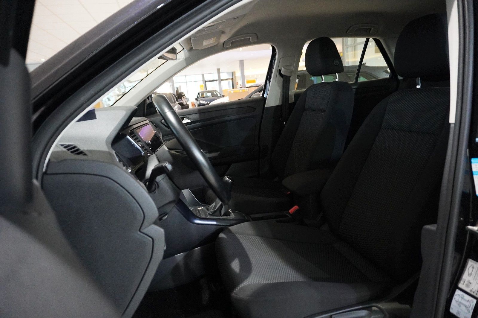 Fahrzeugabbildung Volkswagen T-Roc 1.0 TSI NAVI/LED/SHZ/PDC/NEBEL/KLIMA/DAB+