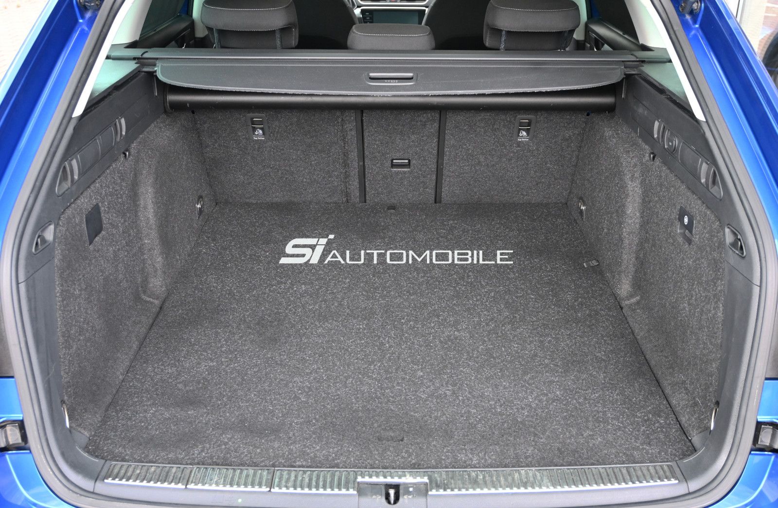 Fahrzeugabbildung SKODA Superb 1.4 TSI iV DSG AMBITION COMBI °AHK°PANO°