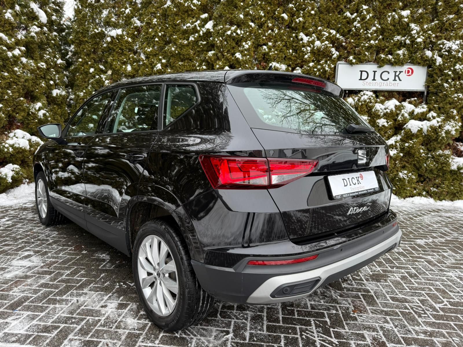 Fahrzeugabbildung SEAT Ateca 2.0 TDI Style LED+NAVI+AHK+AMBI+DAB+TEMPO+