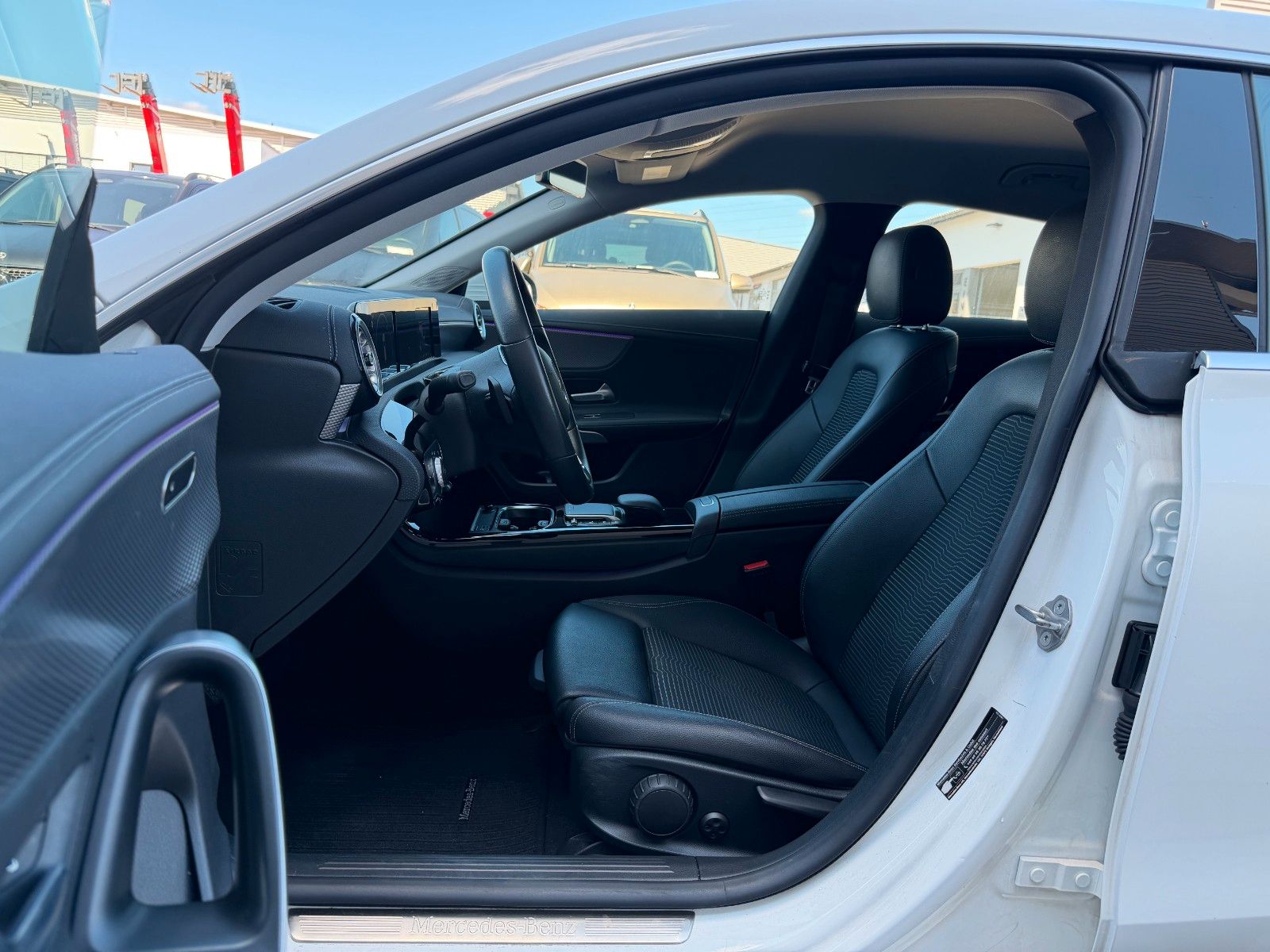 Fahrzeugabbildung Mercedes-Benz CLA 200 Shooting Brake