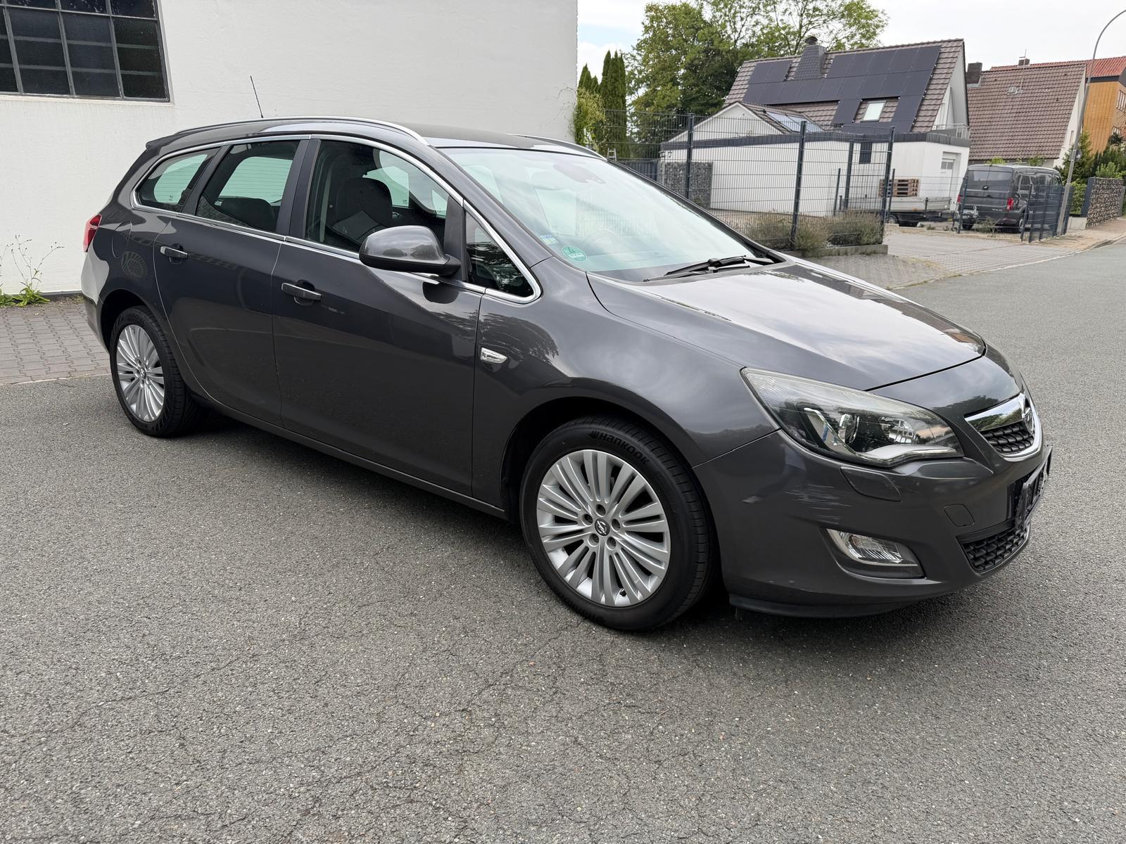 Opel Astra J Sports Tourer Innovation