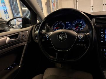 Volkswagen Golf - 5
