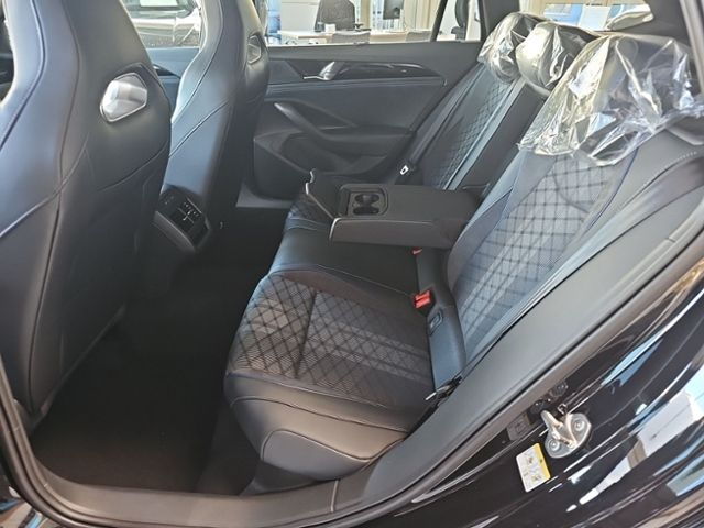 Fahrzeugabbildung Volkswagen Passat  2,0 l TDI DSG R-Line Tageszulass. AHK MA