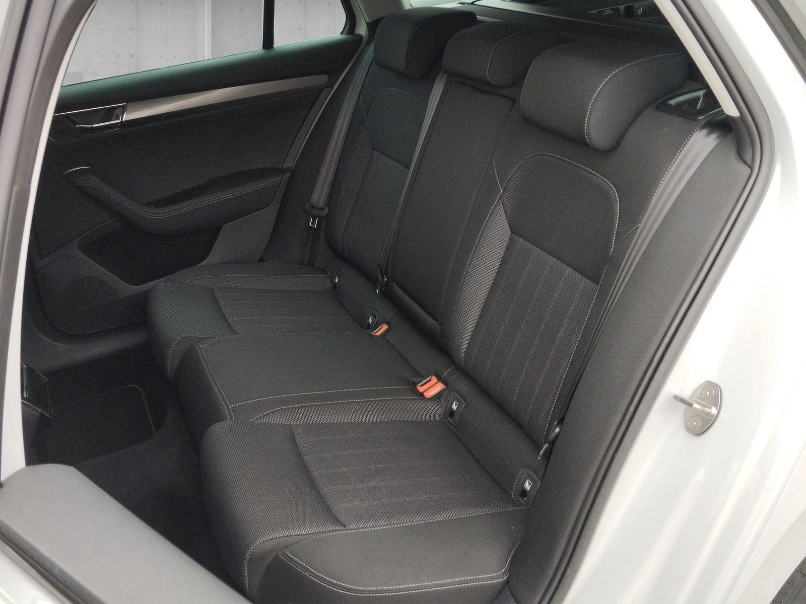 Skoda Superb Combi 2.0 TDI Style 4x4 DSG 360°*ACC*AHK