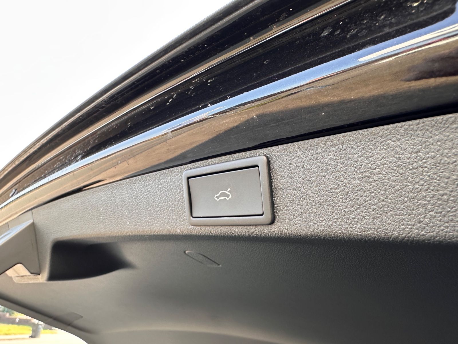 Fahrzeugabbildung SKODA Octavia Combi RS 2.0 TSI Matrix/Pano/Navi/ACC