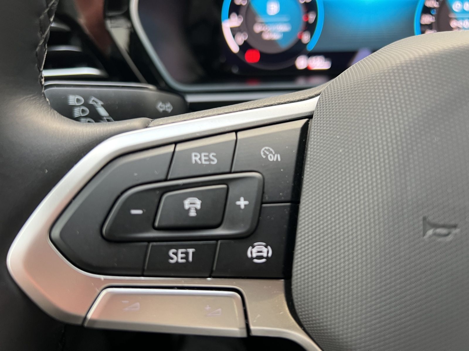 Fahrzeugabbildung Volkswagen Caddy TSI Style Maxi LED AHK STH NAVI