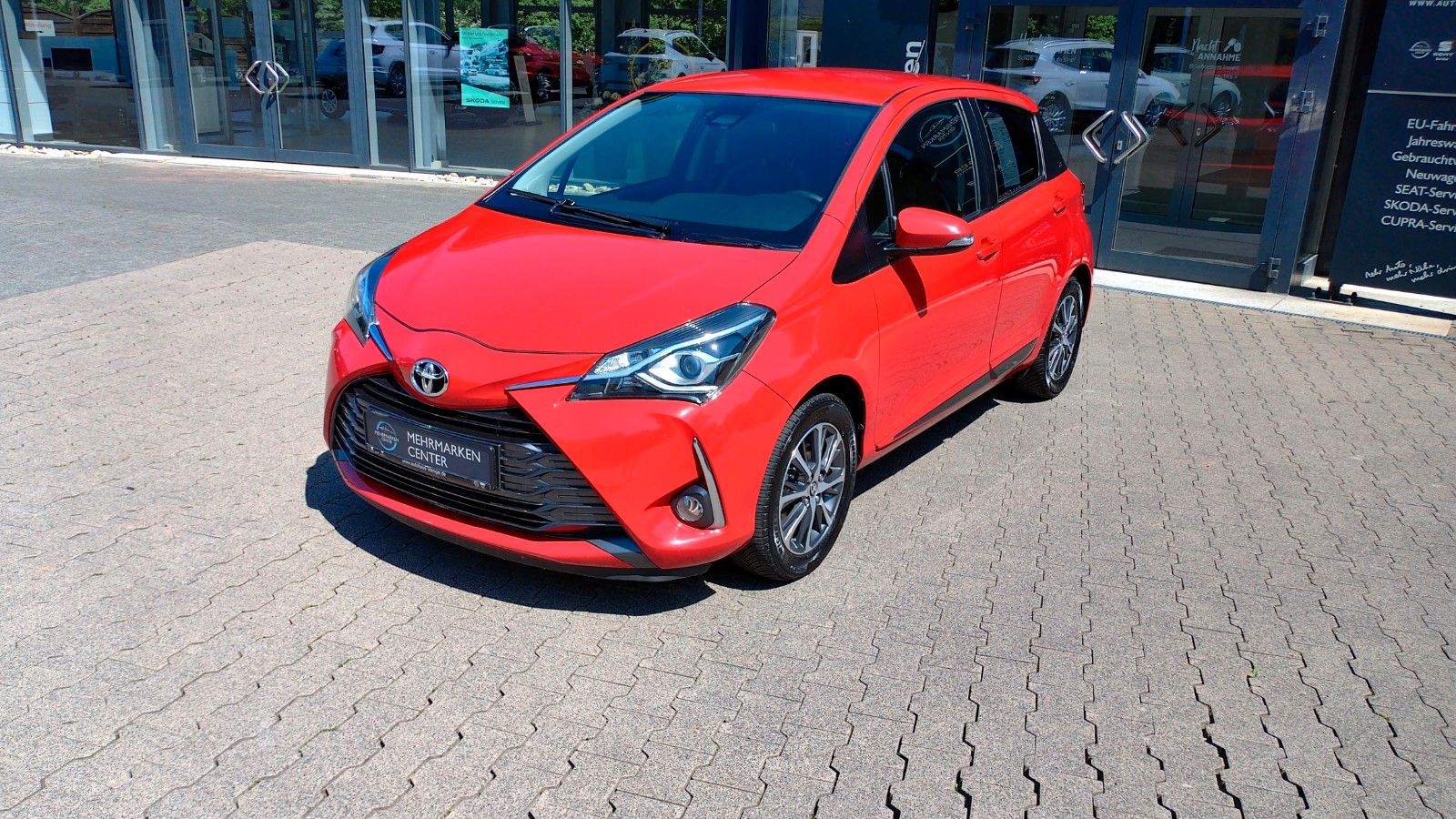 TOYOTA Yaris
