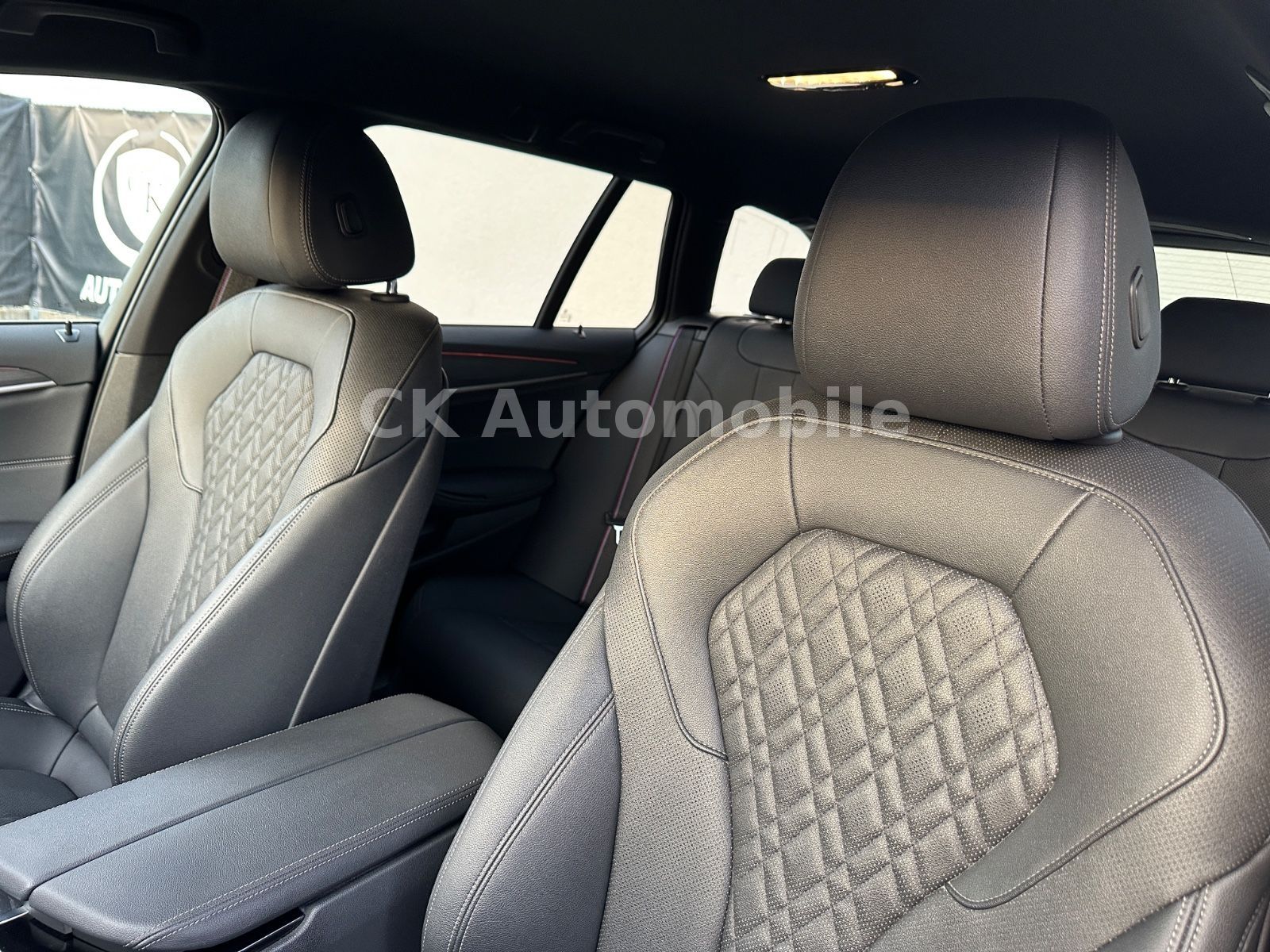 Fahrzeugabbildung BMW 530d xDrive M-Sport Facelift/Laser/Head-Up/AHK