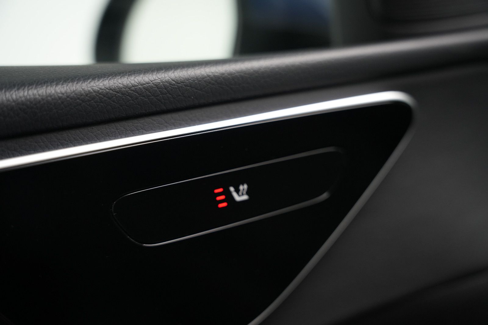 Fahrzeugabbildung Mercedes-Benz C 300e T *Ambiente*SHZ*Rückfahrkamera*T-Winkel*