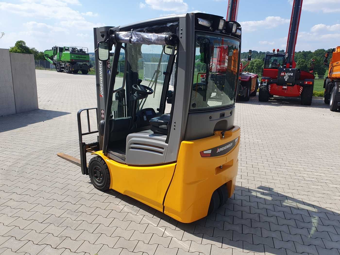 Fahrzeugabbildung Jungheinrich EFG 215 / Triplex: 4.25m! / SS / nur 2.184h!