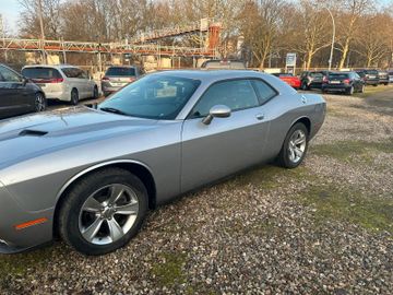 Dodge Challenger SXT 3,6 2015 unfallfrei Leder Top