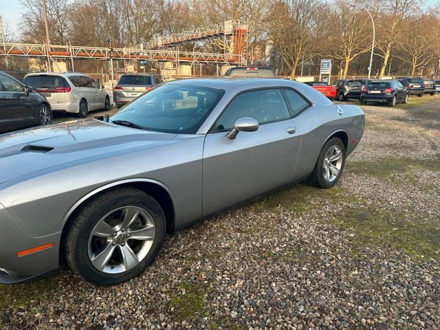 Dodge Challenger SXT 3,6 2015 unfallfrei Leder Top