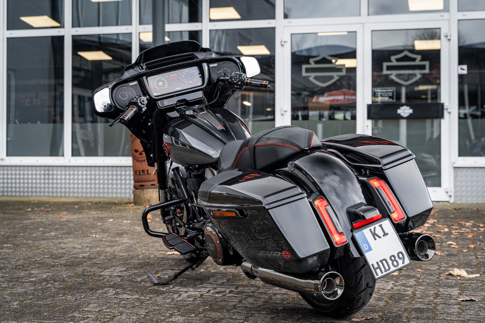 Fahrzeugabbildung Harley-Davidson CVO Street Glide  FLHXSE 121 CUI MY25 kurz. Ver.