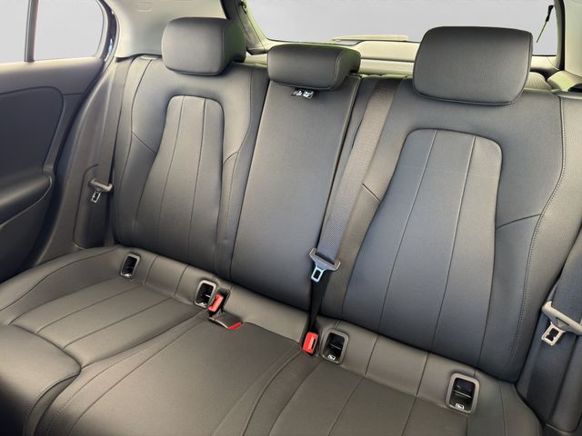 Fahrzeugabbildung Mercedes-Benz A 250 e Style+Leder+Navi+LED+MBUX+DAB