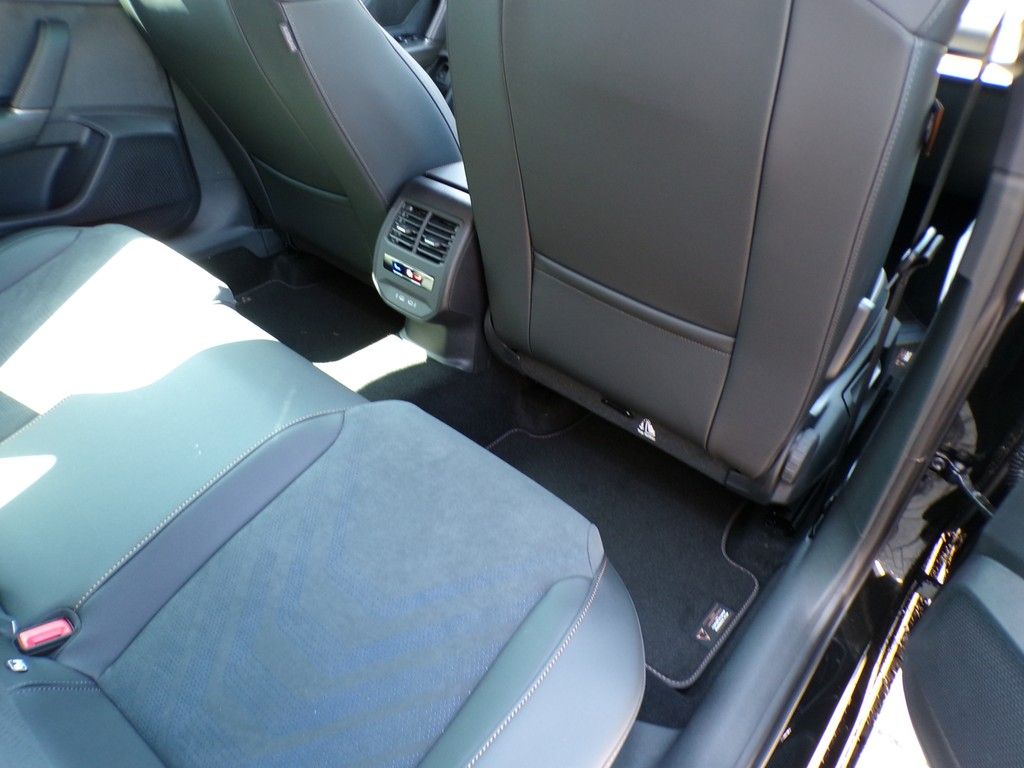 Fahrzeugabbildung CUPRA Leon Sportstourer 1.5 eTSI DSG