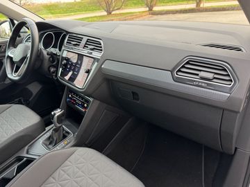 Volkswagen Tiguan - 10