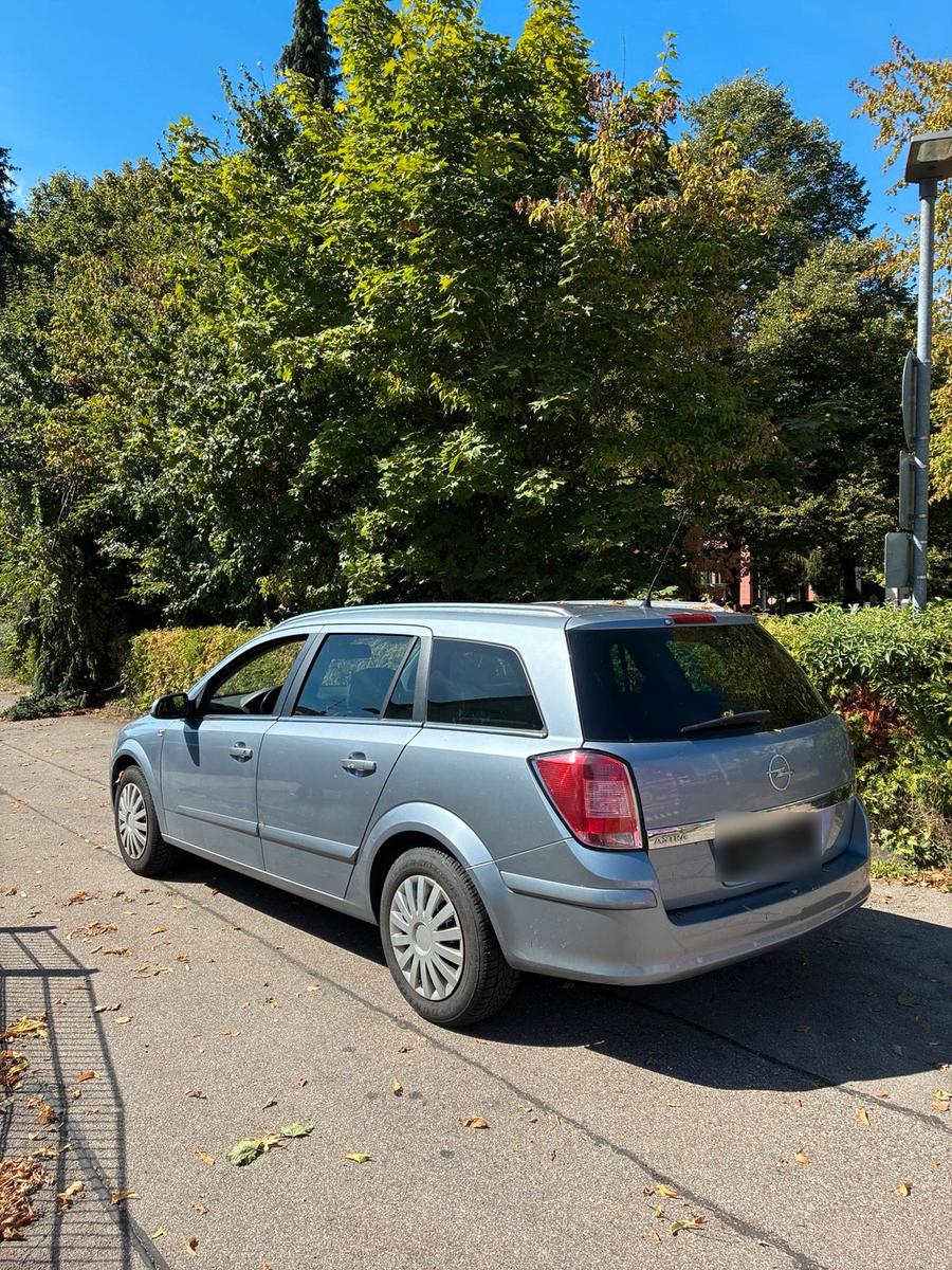 Opel Astra, 2010