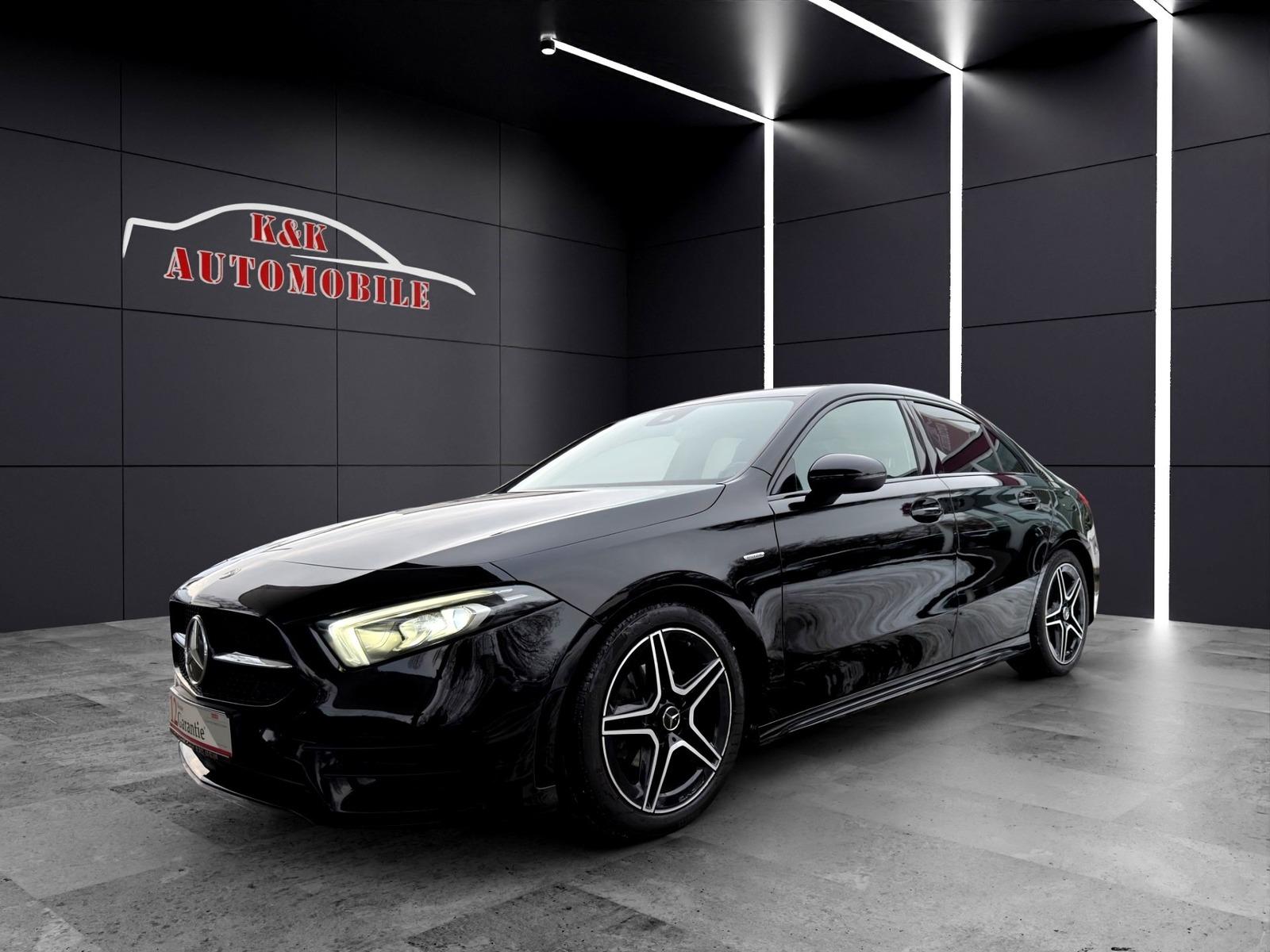 Mercedes-Benz A 180 Edition 2021 AMG/7G-DCT/NAVI/AMBIENTE/18 Z