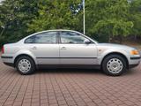 Volkswagen Passat 1.6 Auto Basis - gebrauchte Volkswagen Passat aus dem Jahr 1997