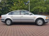 Volkswagen Passat 1.6 Auto Basis - Volkswagen Passat aus 1997